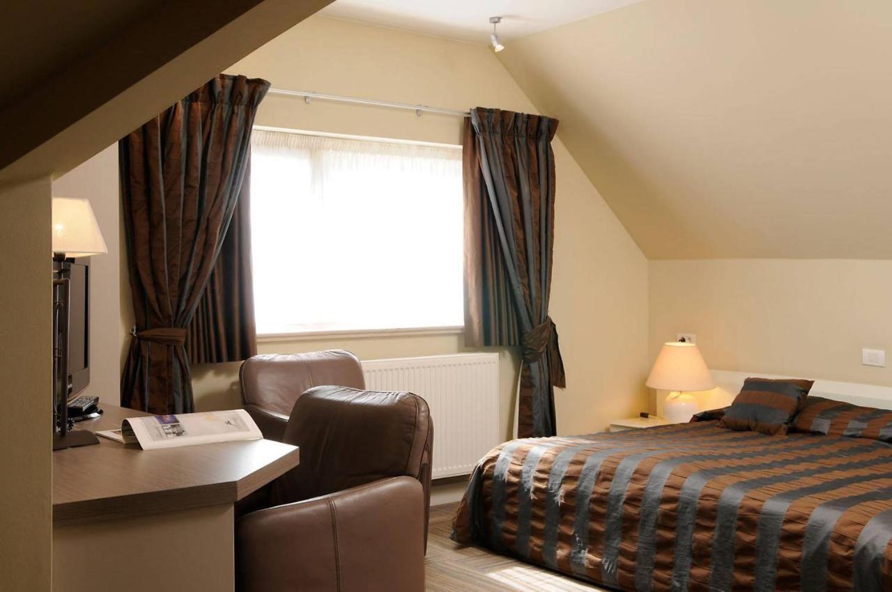 Hotel Salons De Vrede Ichtegem Oda fotoğraf