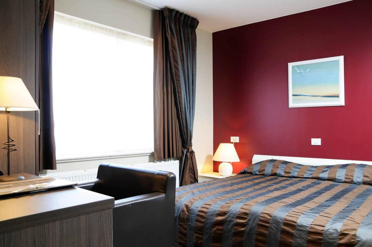 Hotel Salons De Vrede Ichtegem Oda fotoğraf